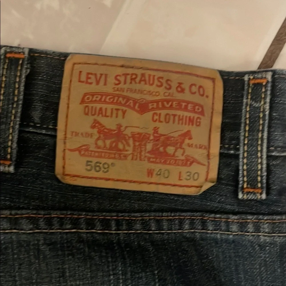 Levi's Men's 569 Dark Blue Jeans Size W40 L30